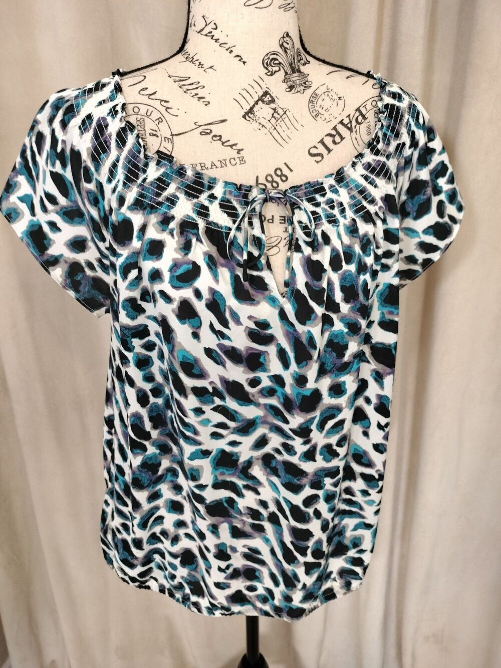 EUC! Ann Taylor Short Sleeve Blouse w/Elasticized Tie Closure Neckline. Size S